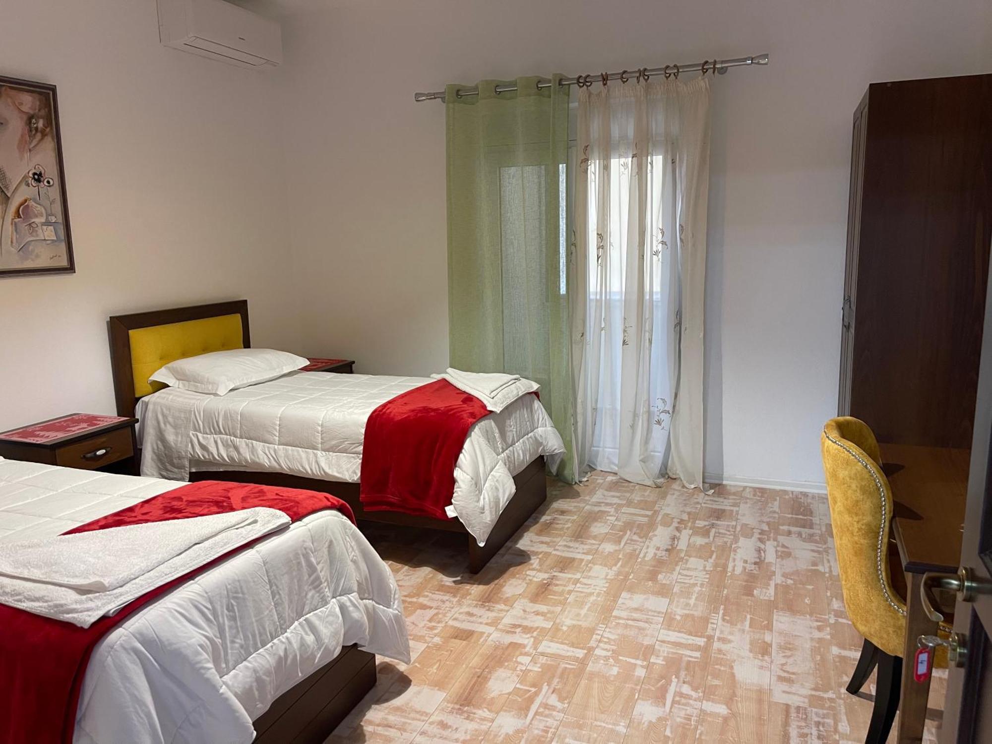 Hotel Vila C Plus Plus Берат Экстерьер фото